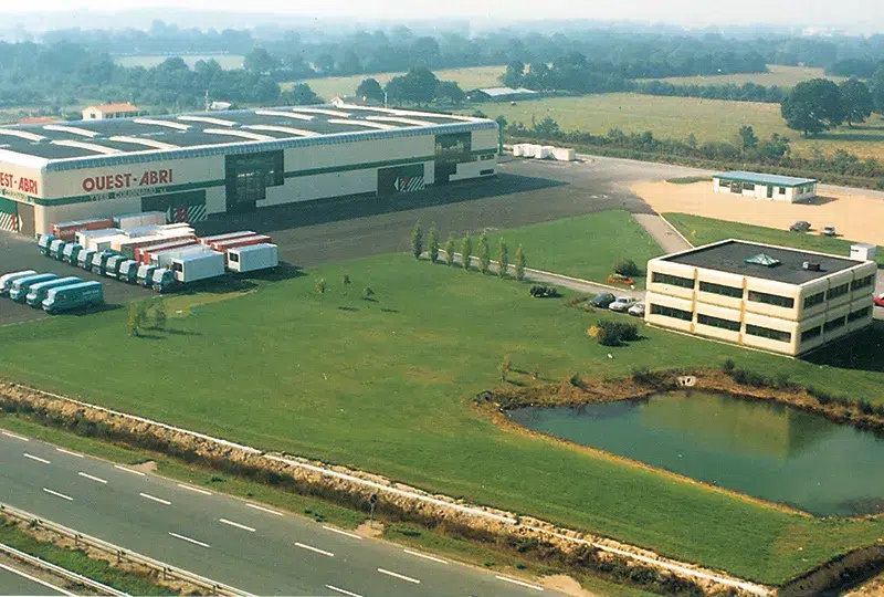 Illustration des usines du Groupe Cougnaud de 1982 à 1992