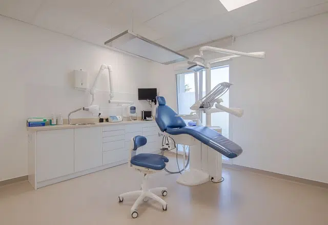 Construction cabinet médical soin dentaire