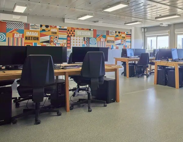 Location salles de classes modulaire avec ordinateurs