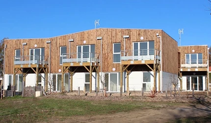 Habitat collectif bâtiments bardage bois