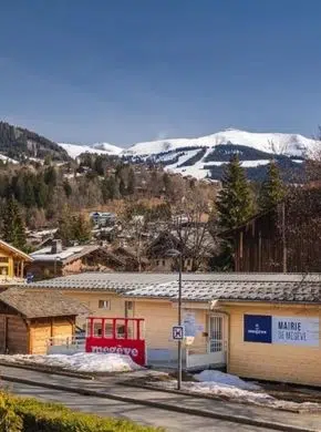 Local social mairie de Mongève vue montagne